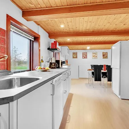 Casa vacanze Awesome In With Wifi Spottrup